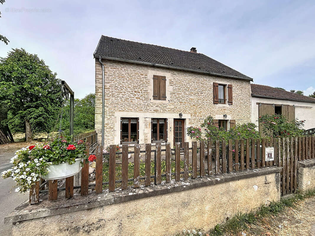 Maison Mouilleron 5 pièce(s) 158 m2 - photo 15