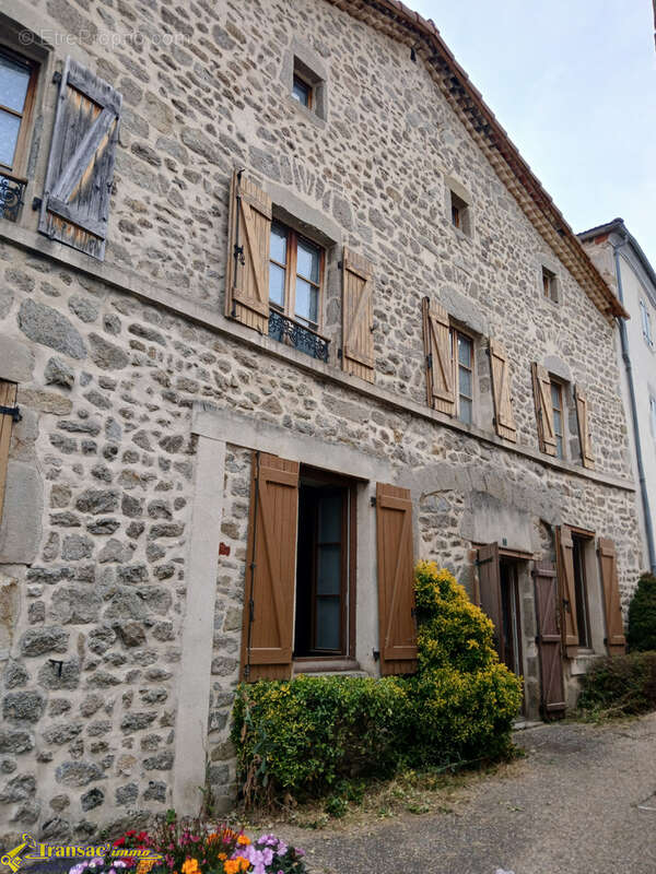 Autre à SAINT-DIER-D'AUVERGNE