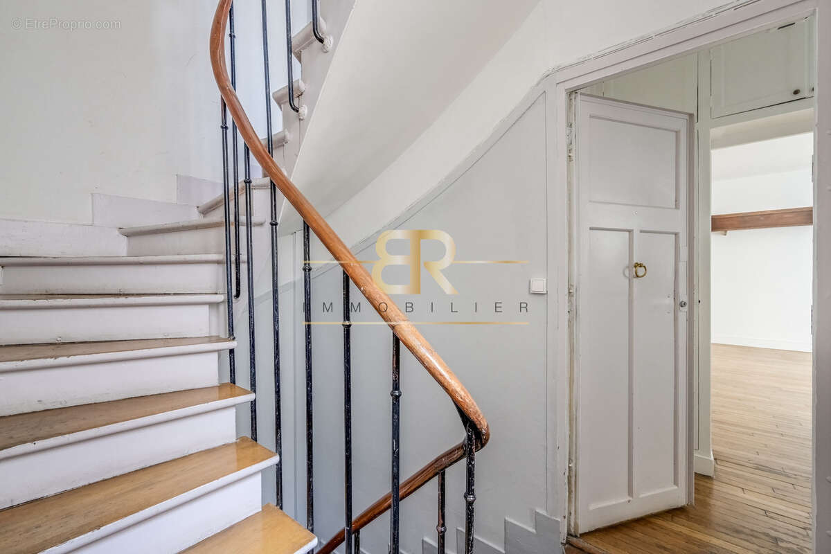 Appartement à PARIS-17E