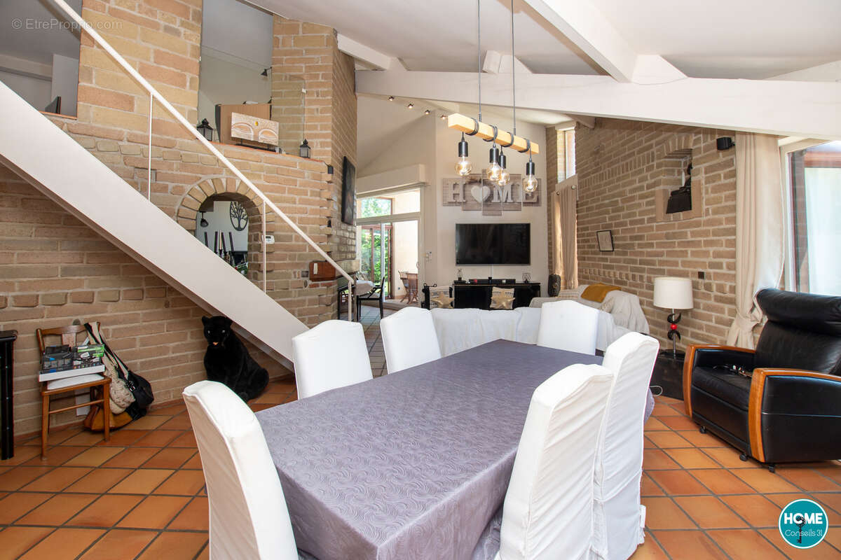 Maison à LABARTHE-SUR-LEZE