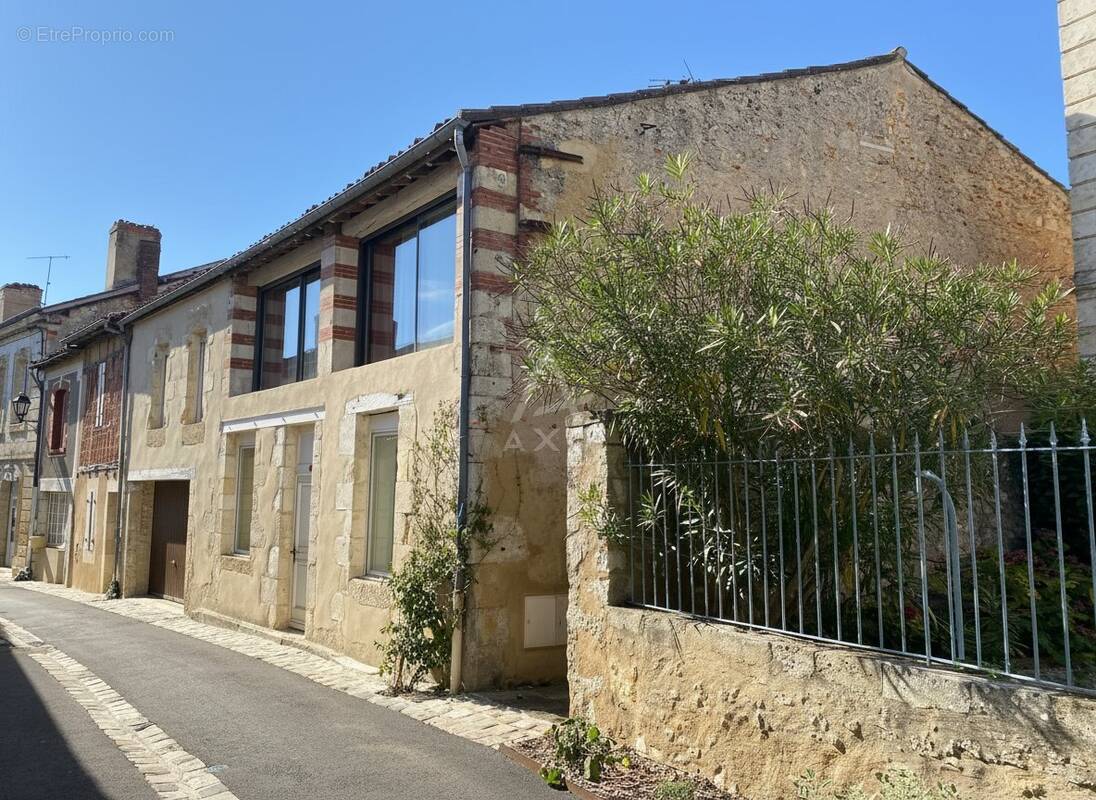 Maison à ROQUEFORT