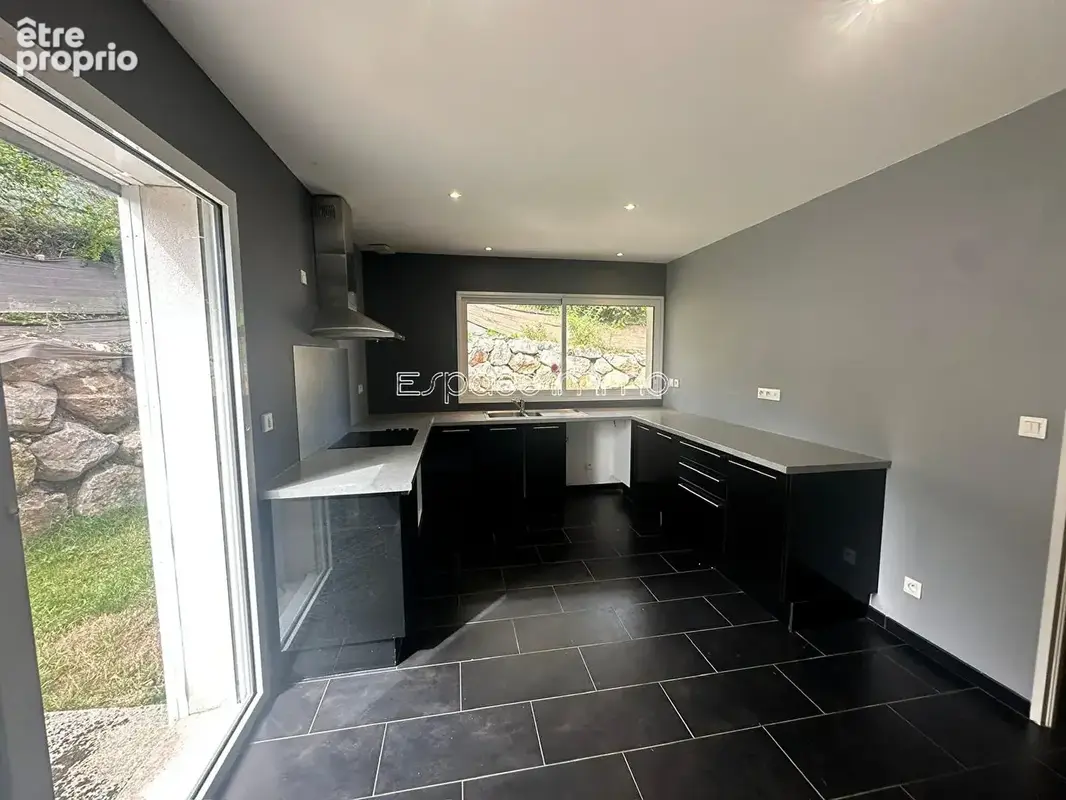 Maison contemporaine - 5 pieces - garage - jardin - 3 chambres -saint leger du bourg denis - photo 6