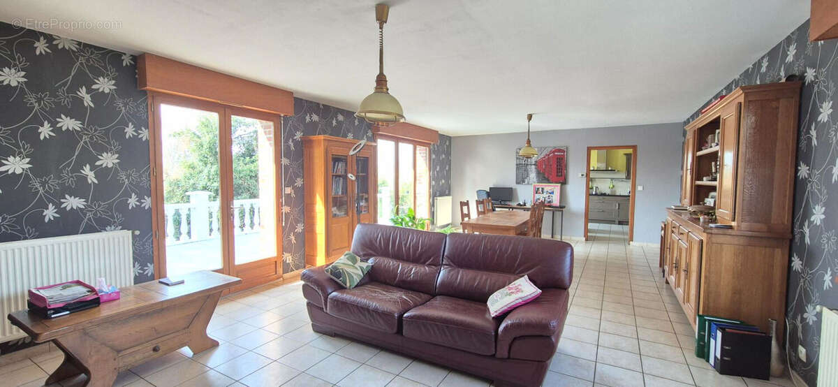 Maison à BRUAY-LA-BUISSIERE