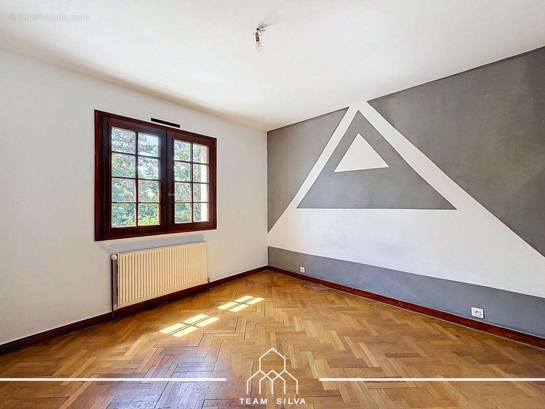 Maison 220 m² à Ternay  - photo 9