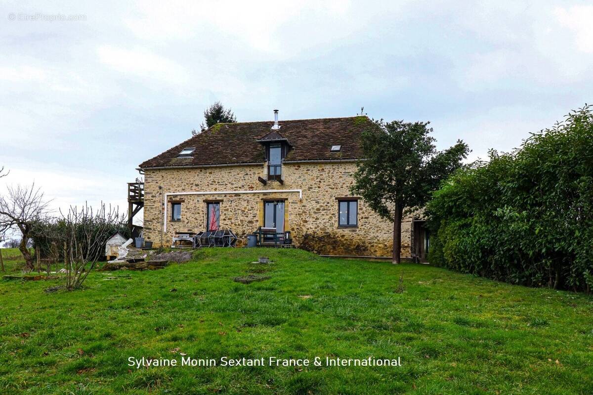 Maison à SAINT-MEDARD-D'EXCIDEUIL