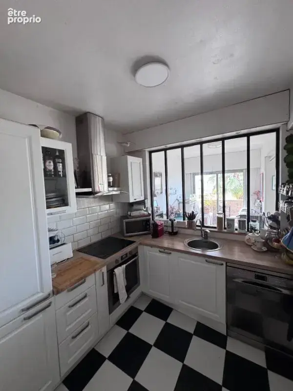 Appartement  grand 2 P  de 63m² en dernier étage à Cagnes-sur-Mer :quartier Hippodrome - photo 7