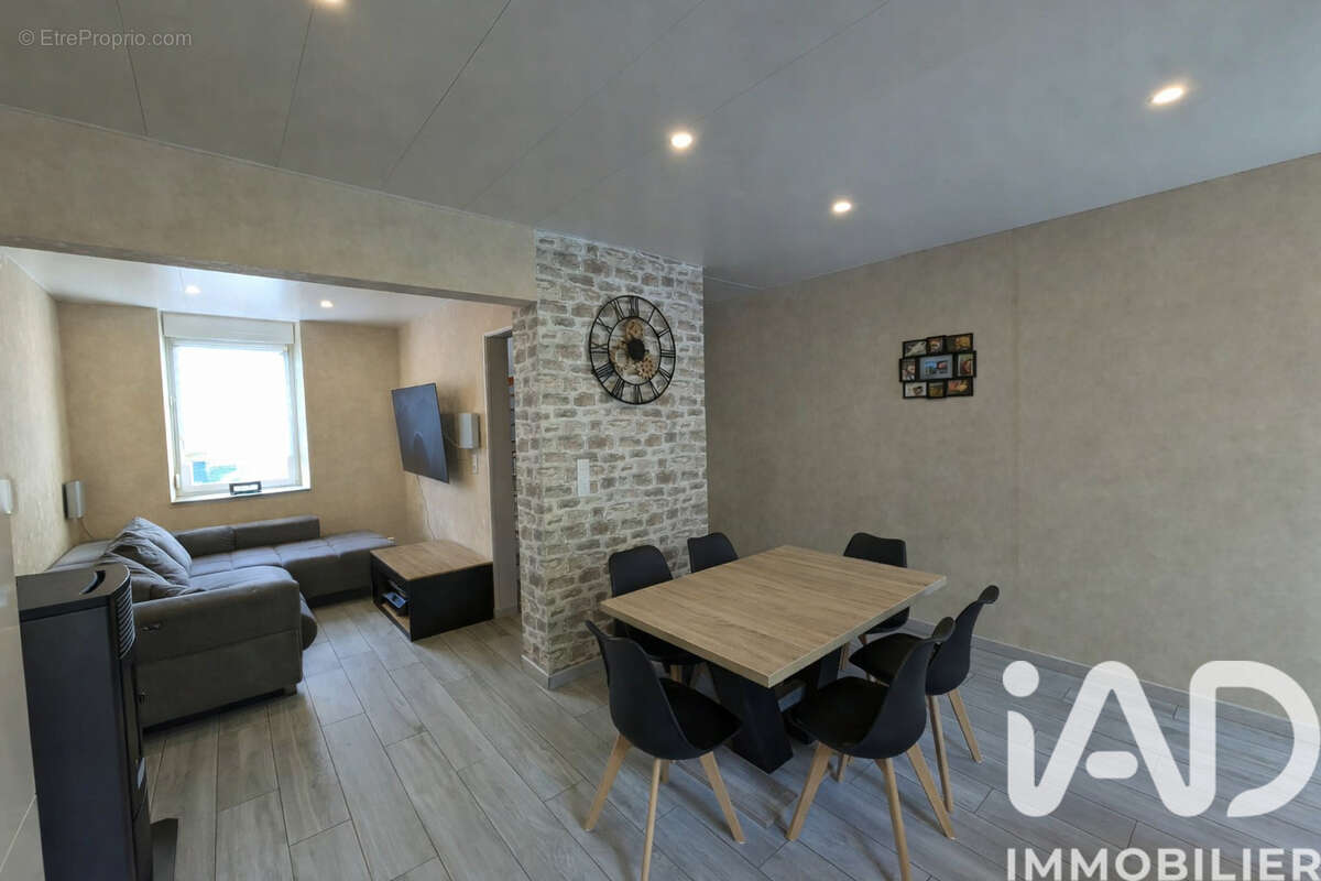 Photo 2 - Maison à ALGRANGE