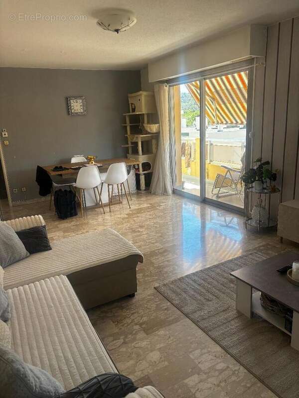   - Appartement à DRAGUIGNAN