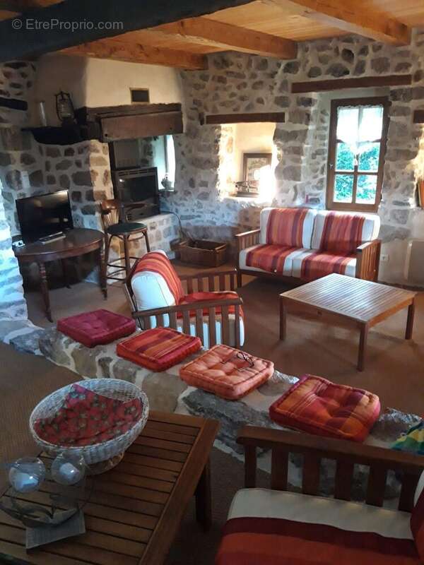 Maison 108 m² à Saint-Pierre-De-Colombier  - photo 3