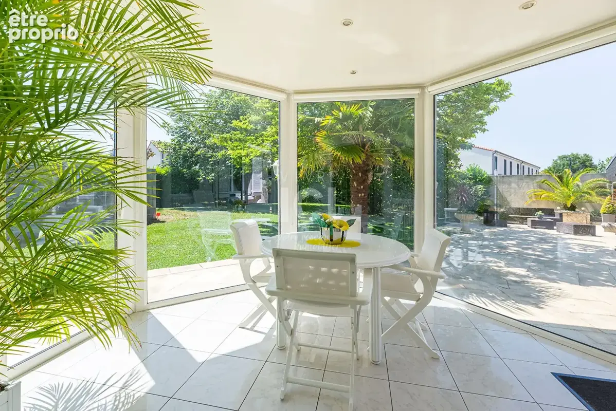 Maison - 6 pièces - 160 m² - photo 4