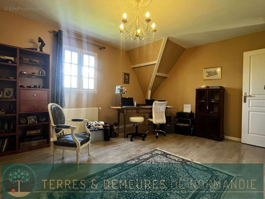 Maison à CORMEILLES