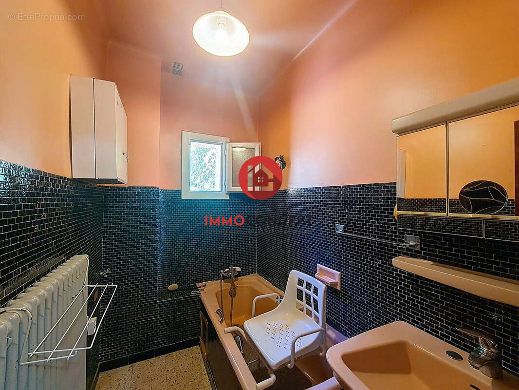 Maison 124 m² à Roquemaure  - photo 8