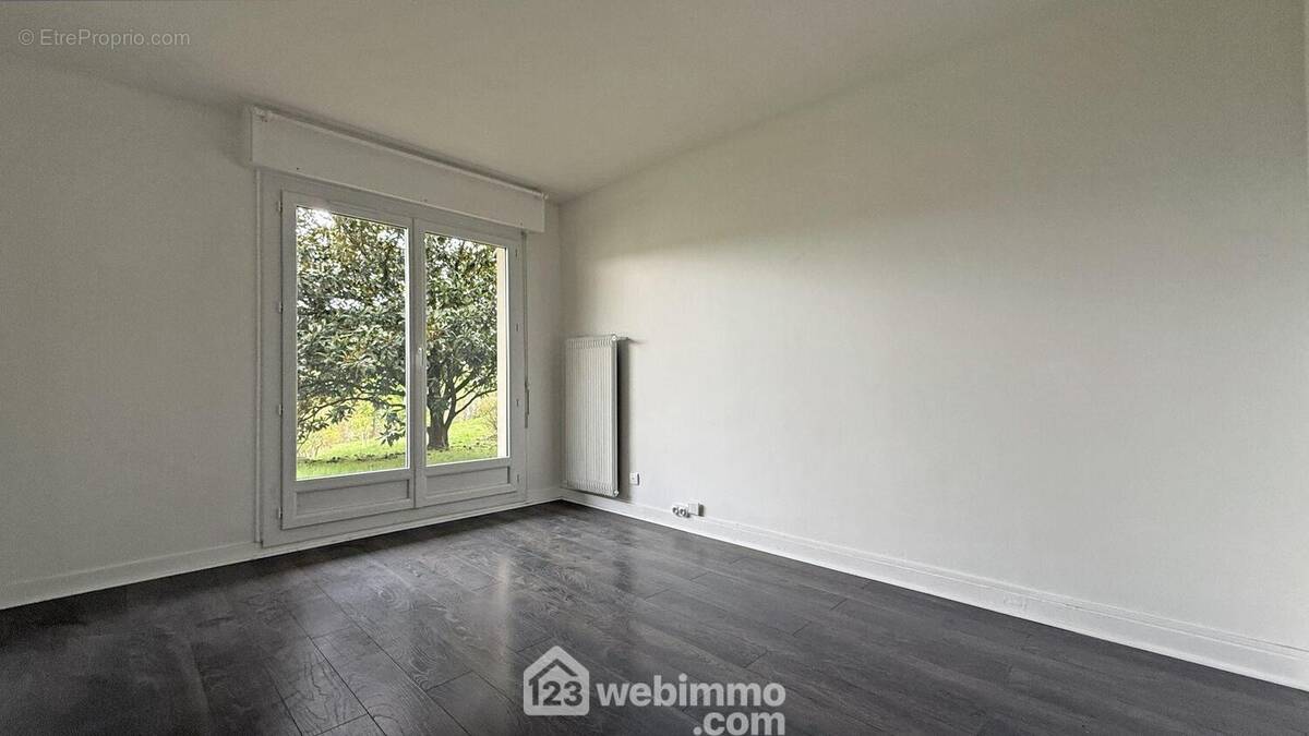 Appartement à CHENNEVIERES-SUR-MARNE
