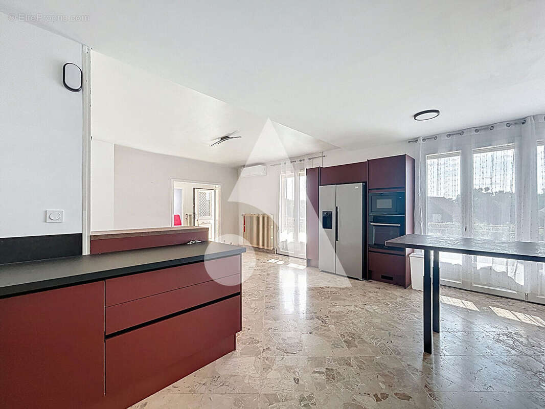 Maison à CHAMPFORGEUIL