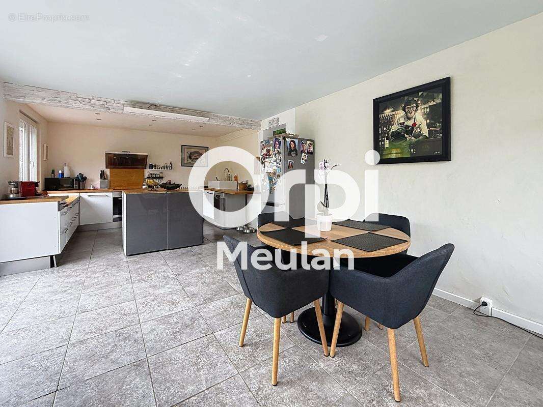 Maison à MEULAN