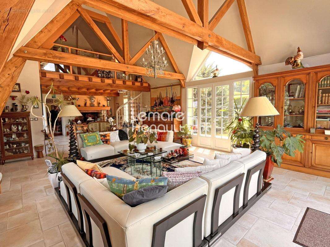 Superbe propriété 6 chambres, piscine sur 6800 m² de terrain - photo 11