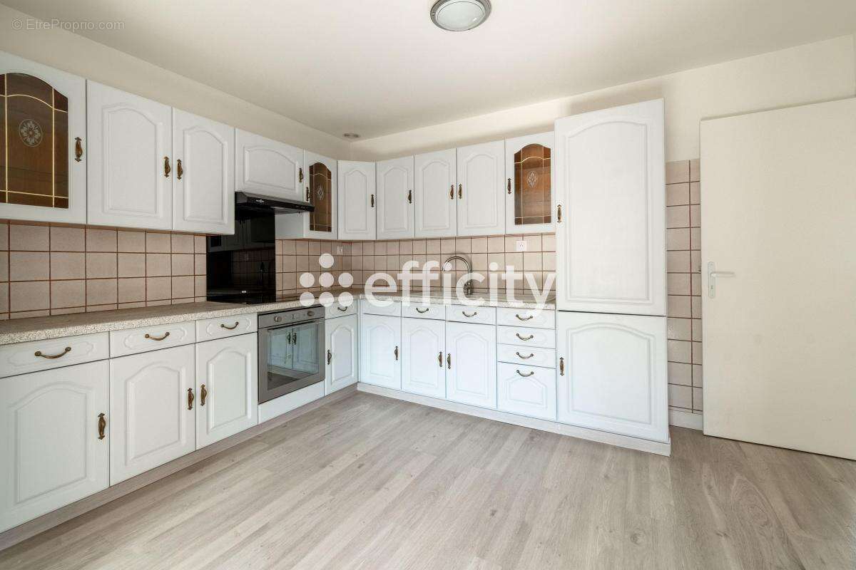 Maison à VILLENEUVE-LE-ROI