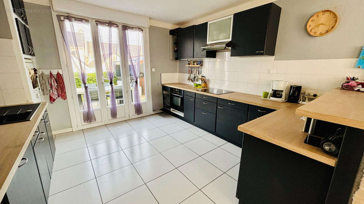 Maison à LA CHAPELLE-DES-MARAIS