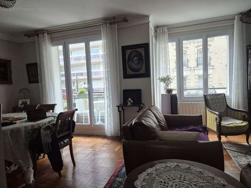 Appartement à PARIS-15E