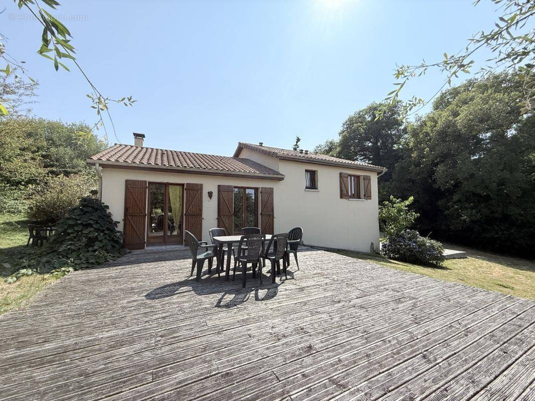 Maison à VERNEUIL-SUR-VIENNE