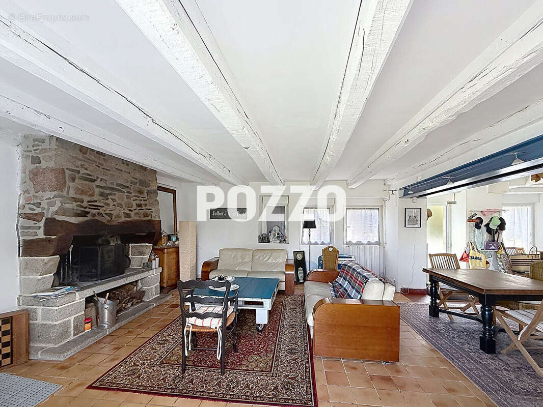 Maison à JULLOUVILLE