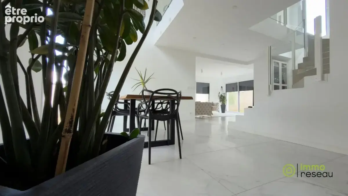 Maison 7 pièces 146 m² à vendre à Saint-Barthelemy-D'anjou (49124) - photo 4