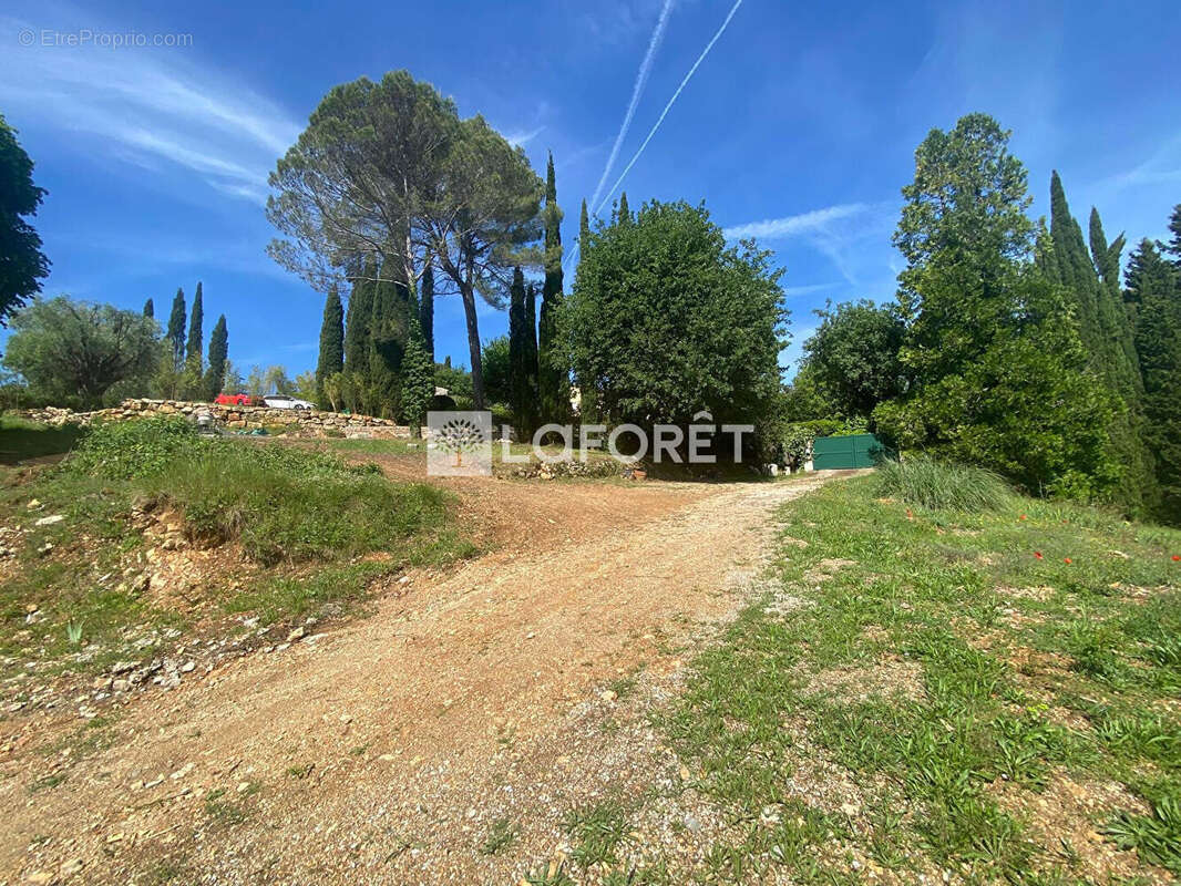 Terrain à VALBONNE