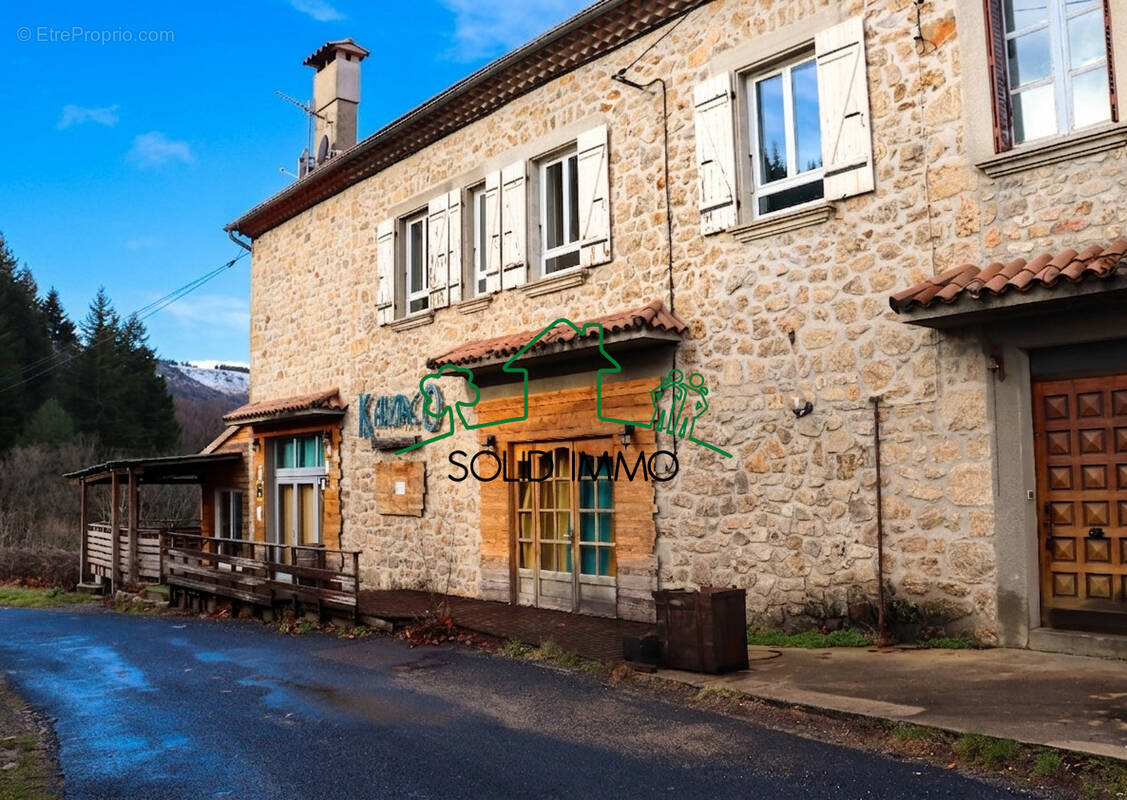 Maison à AIZAC