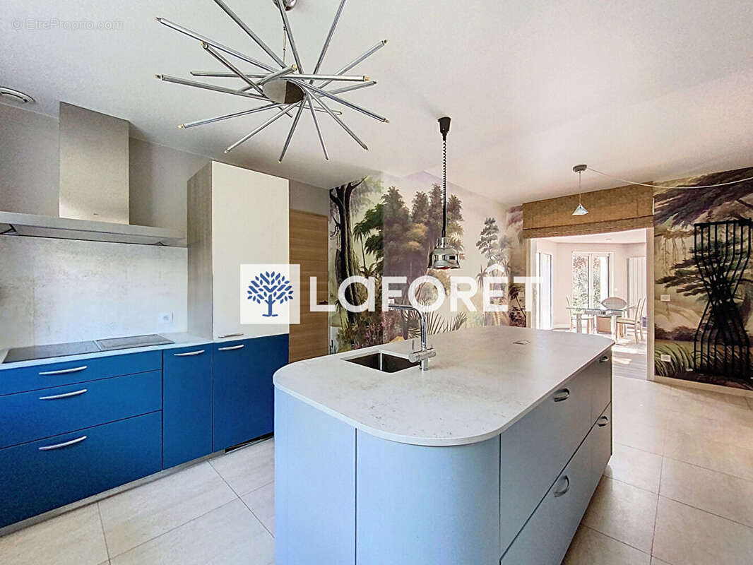 Maison à CRESPIERES