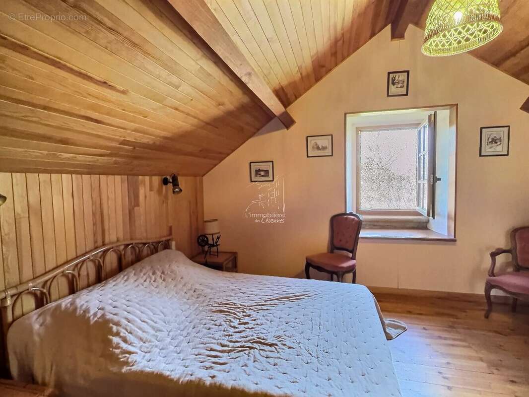 Maison à SAINT-SAUVEUR-CAMPRIEU