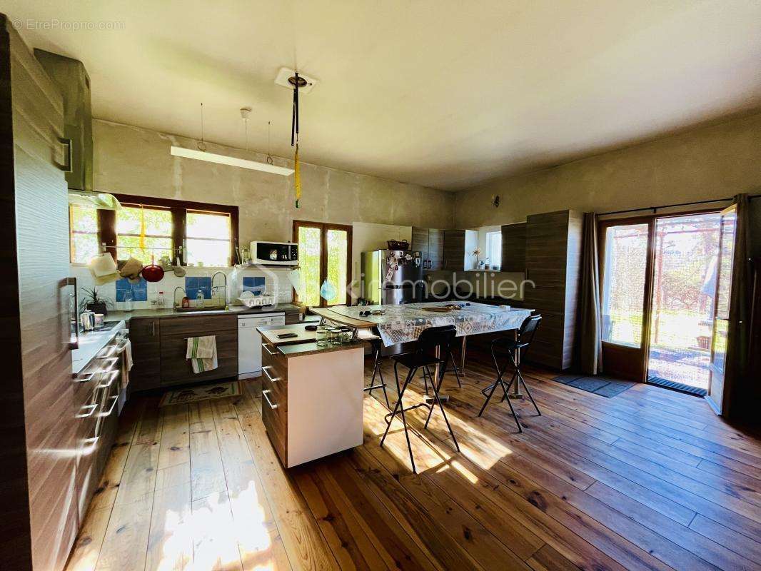 Maison à FORCALQUIER