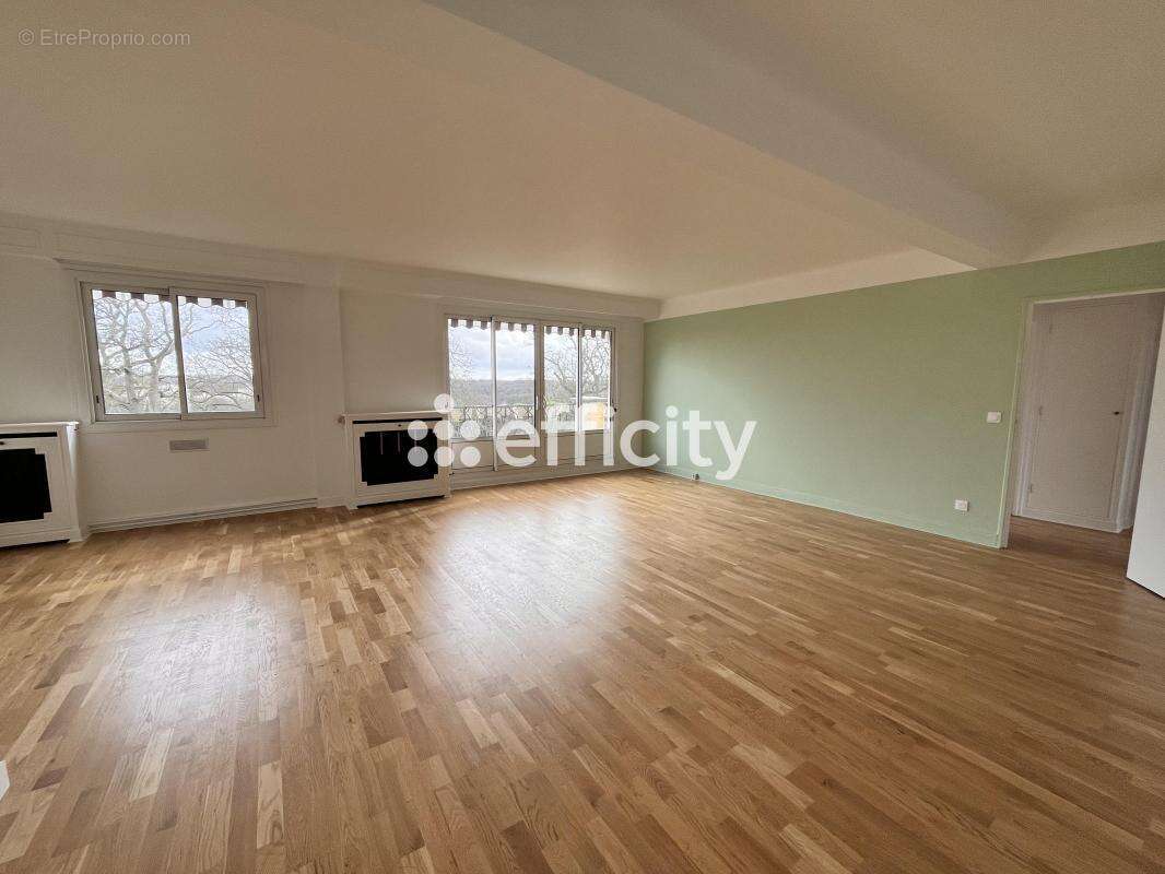 Appartement à VILLE-D'AVRAY