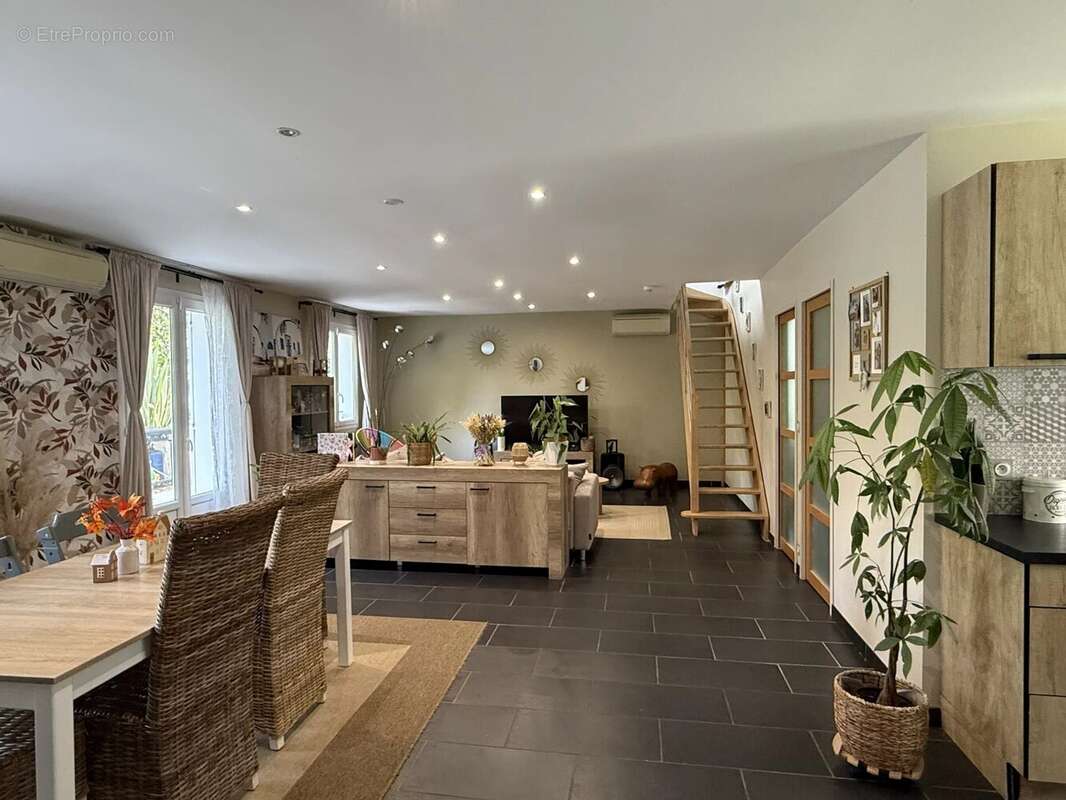 Maison à VILLEBOUGIS