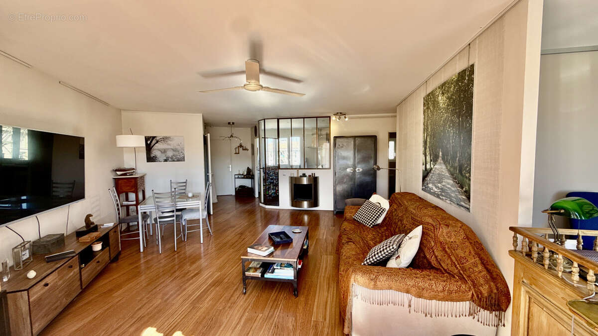 Appartement à VILLENEUVE-LES-AVIGNON