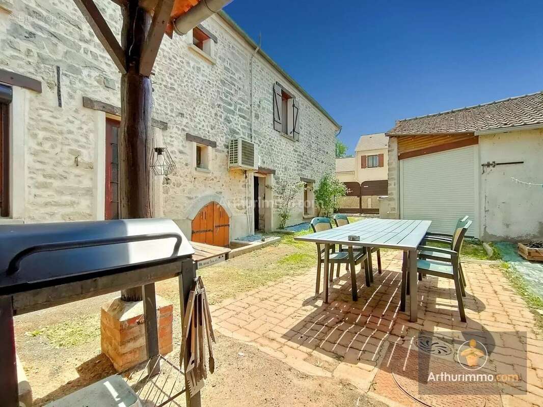 Maison à MONDEVILLE