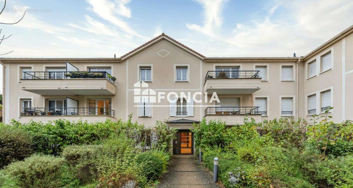 Appartement à LA QUEUE-EN-BRIE