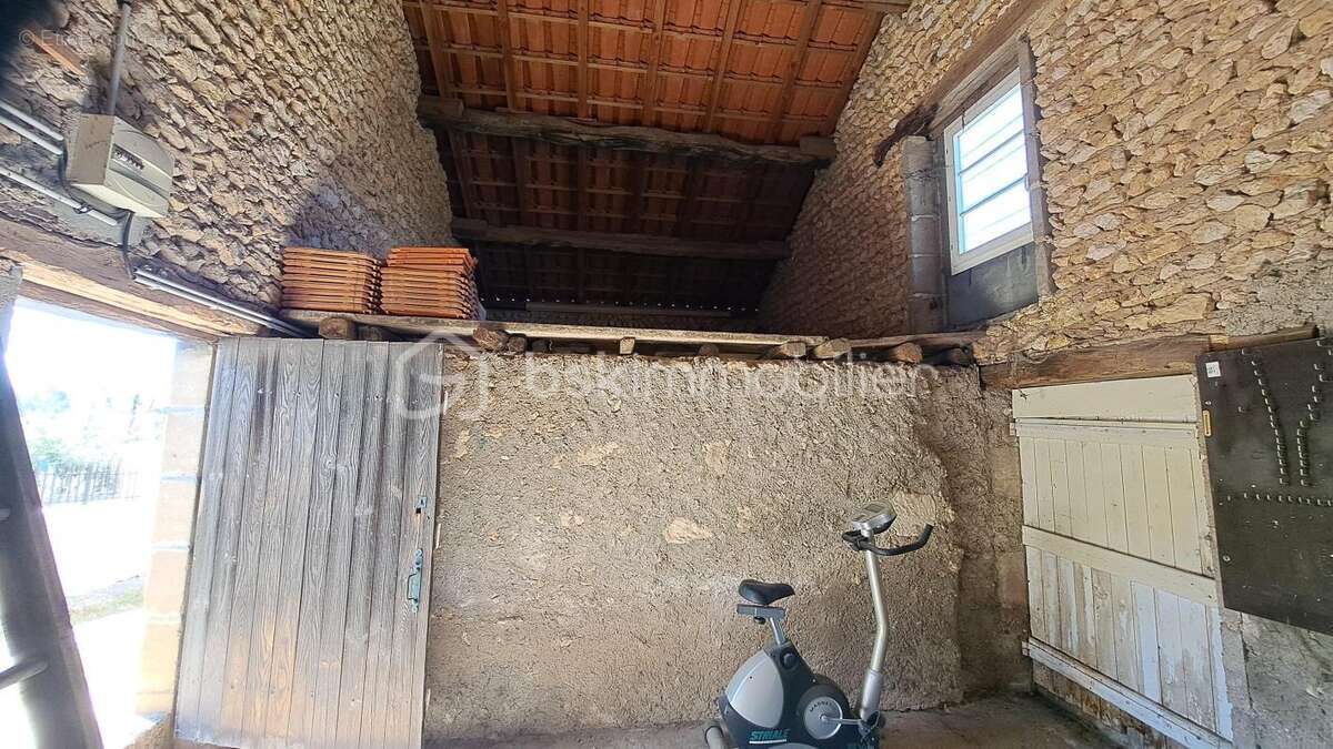 Maison à NEUVIC