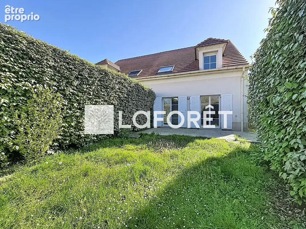 Photo Maison à Savigny-Le-Temple au prix de 255 000€