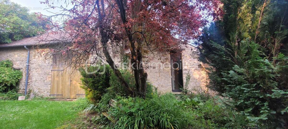 Maison en pierre 143 m² / 5 pieces - photo 3