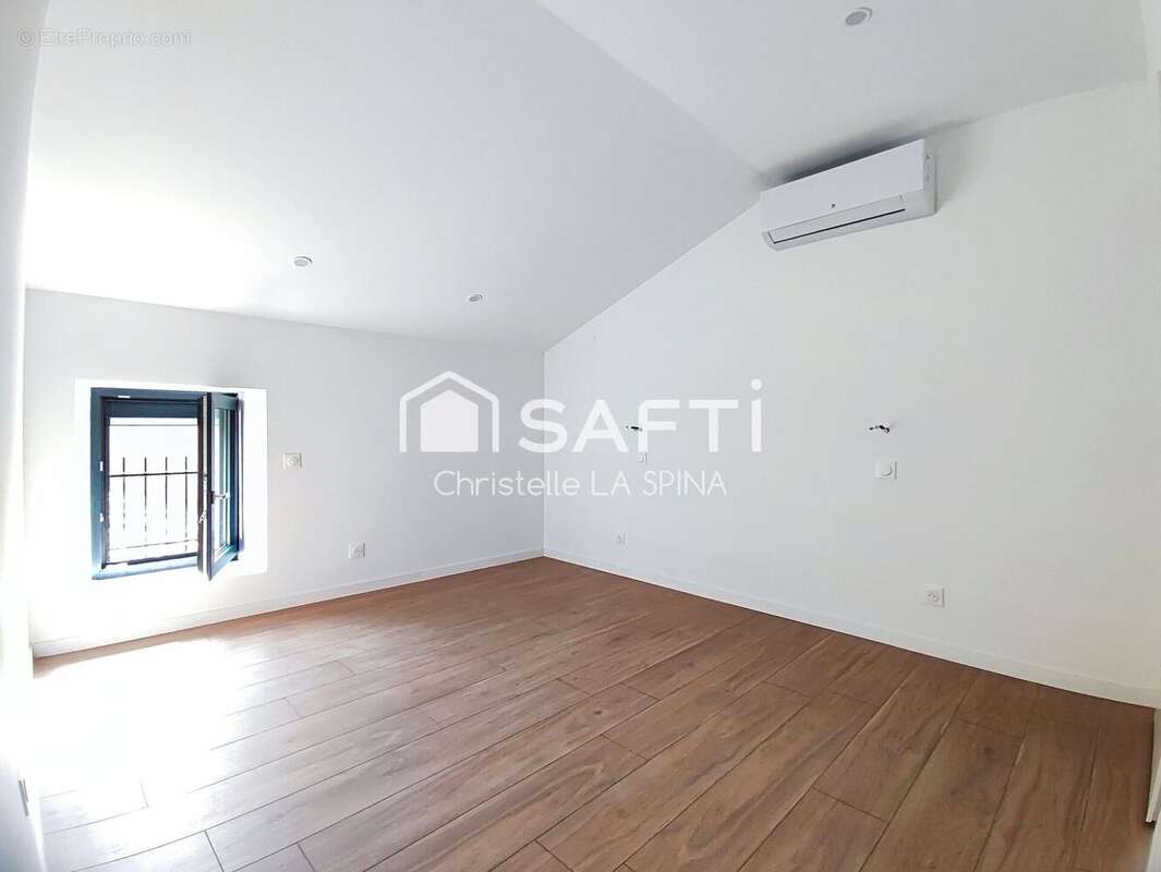 Photo 8 - Maison à REMOULINS