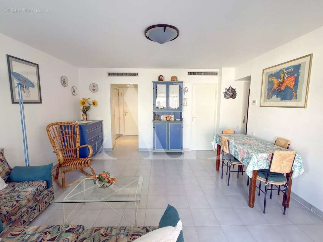 Appartement à VALLAURIS