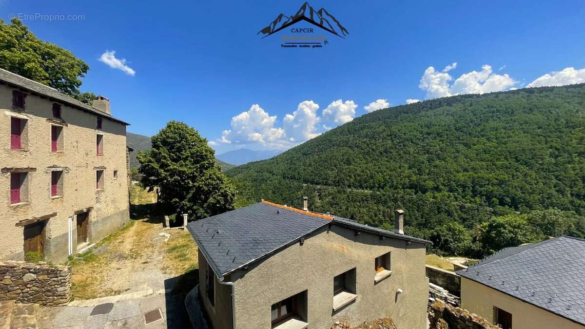 Maison 4 faces en pierre avec jardin - AYGUATÉBIA-TALAU - photo 35