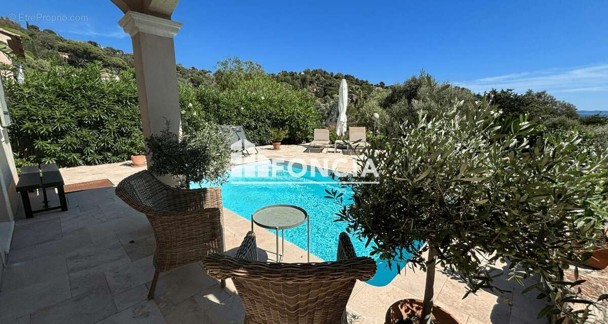 Maison à BORMES-LES-MIMOSAS