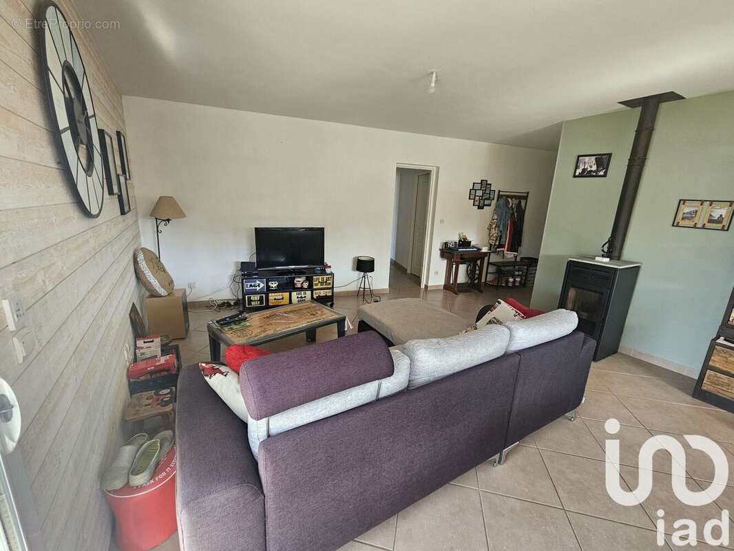 Photo 3 - Maison à ROULLET-SAINT-ESTEPHE