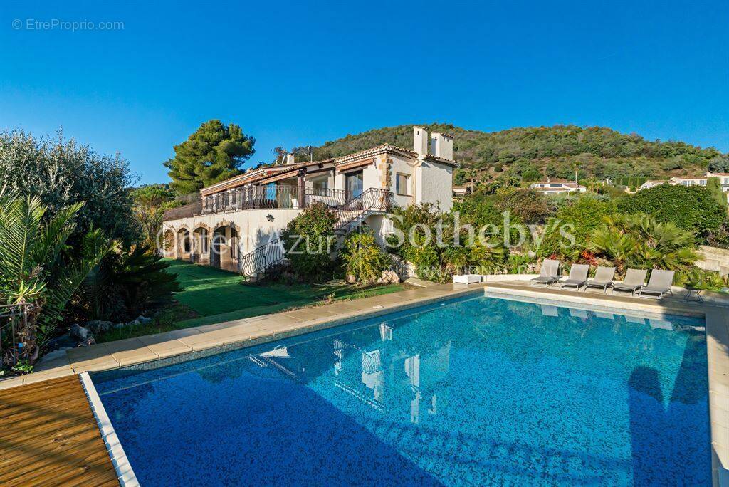 Maison à MANDELIEU-LA-NAPOULE