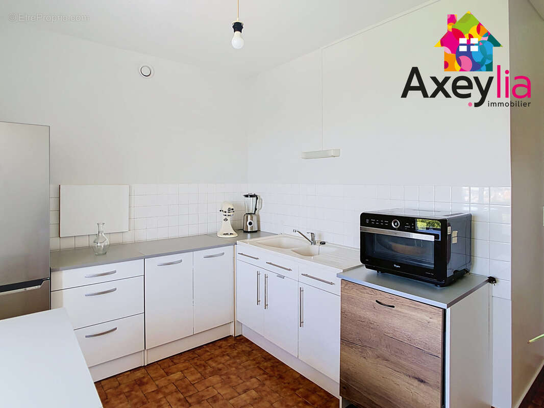 A vendre - roanne - appartement plein centre avec vue degagee - photo 2