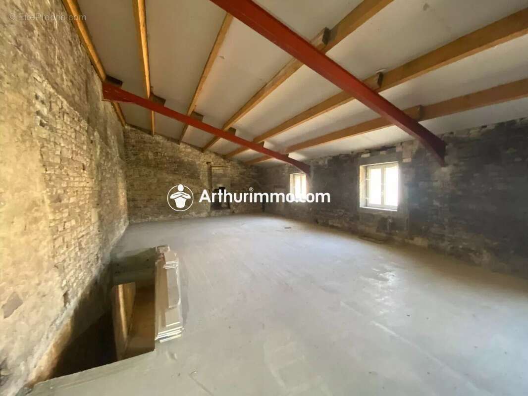 Parking à BALLANS