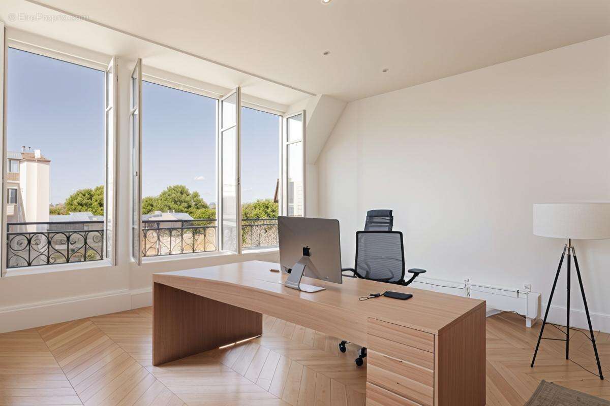 Appartement à PARIS-8E