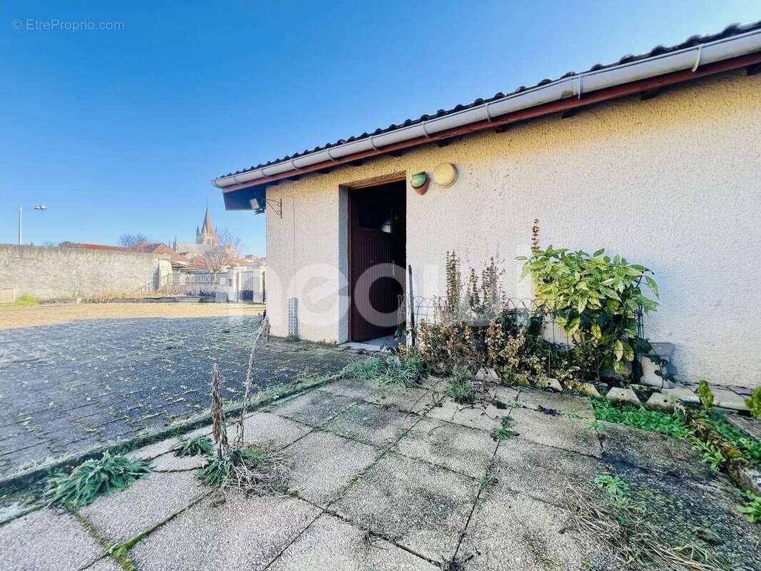 Maison à AIGUEPERSE