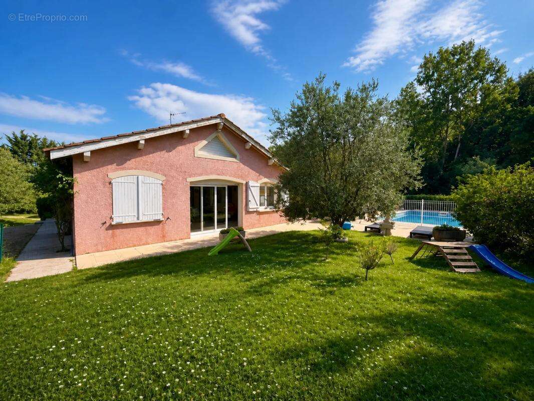 Maison de 7 pièces de 180 m² à Jassans-Riottier - photo 5